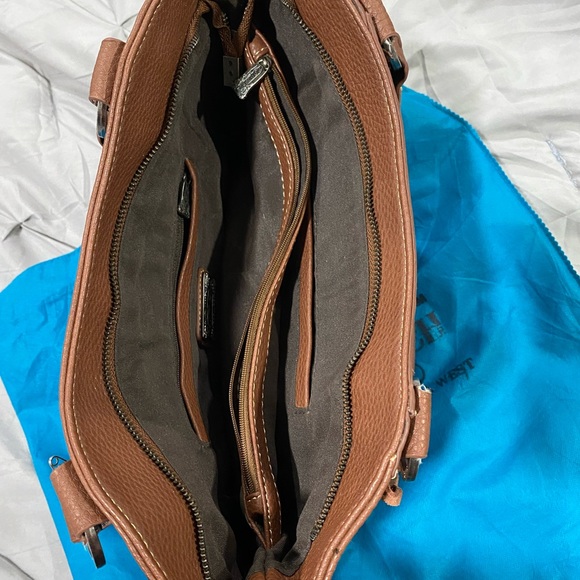 Trinity Ranch Concealed Carry Tooled Fringe Leather Purse - Picture 3 of 5